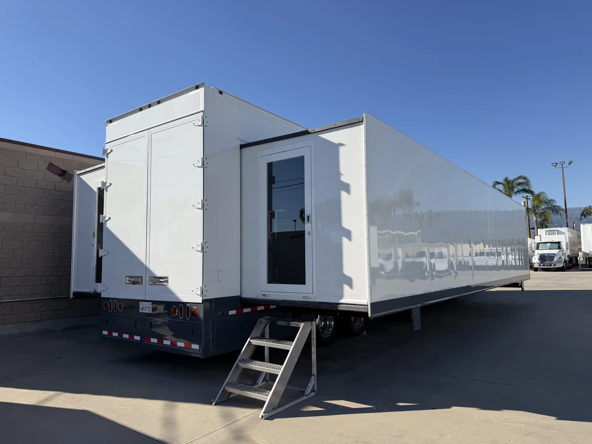 53′ trailer exterior with expansions open